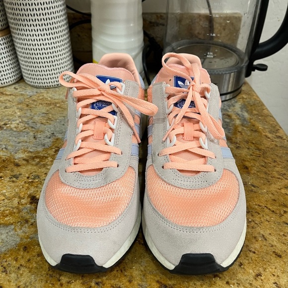 Adidas boost size 9.5 - Picture 2 of 9